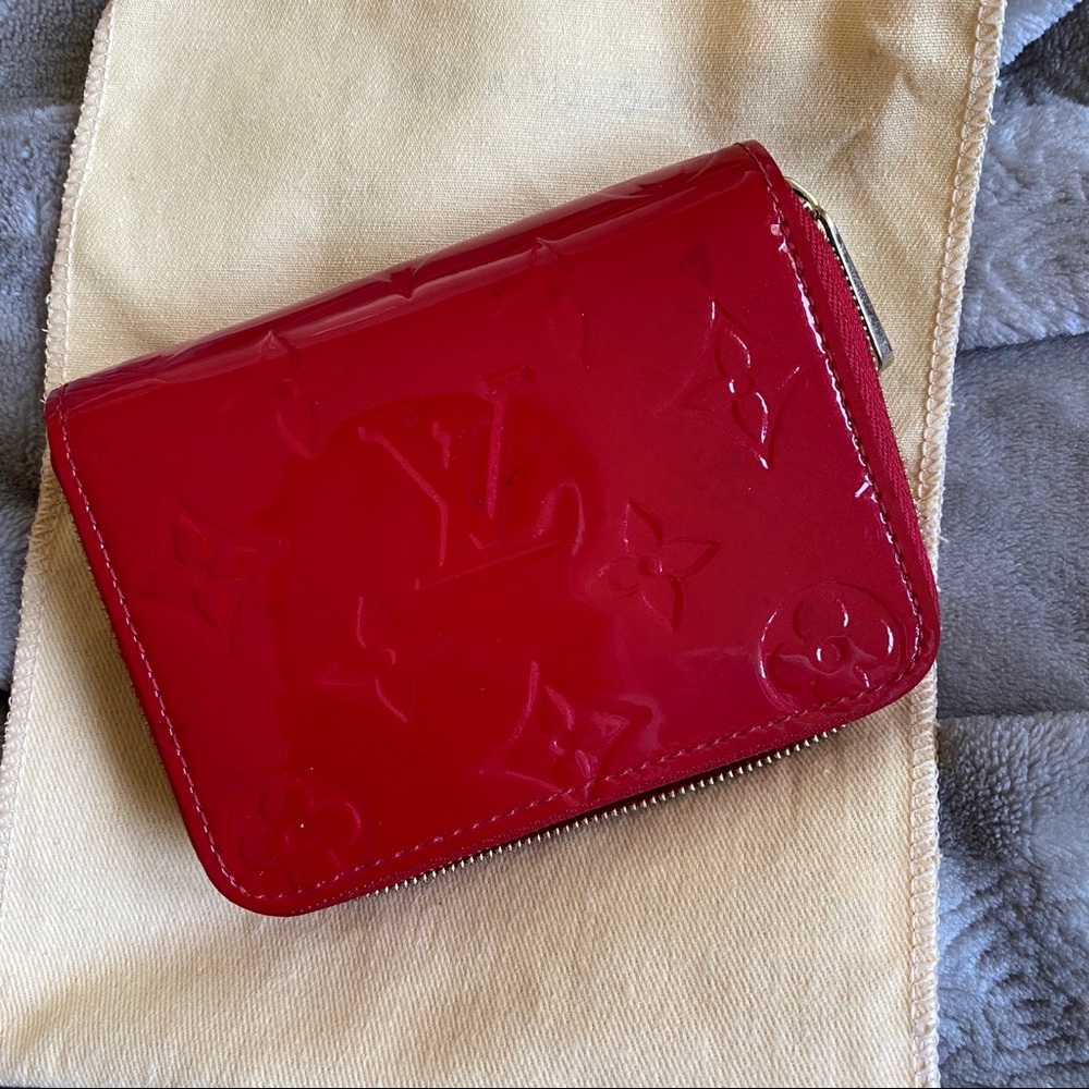 SOLD Louis Vuitton coin purse in vernis - Picture 2 of 13